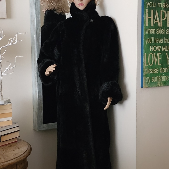 Fabulous, softTiger Mills Faux Black ankle length Mink XS - Picture 6 of 8